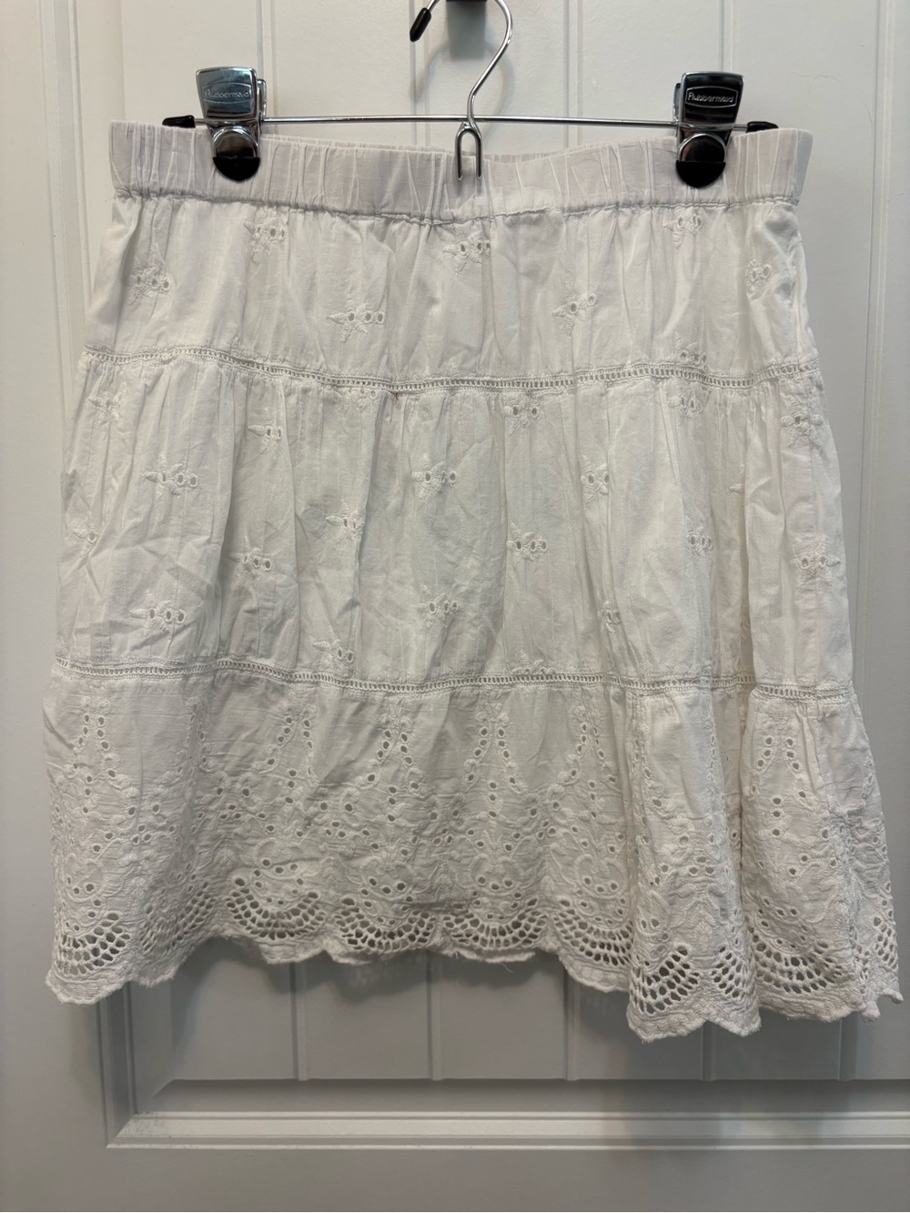Jennifer + Grace White Eyelet Skirt. Size Large.